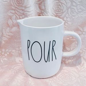 ❌SOLD ❌ Rae Dunn Pour